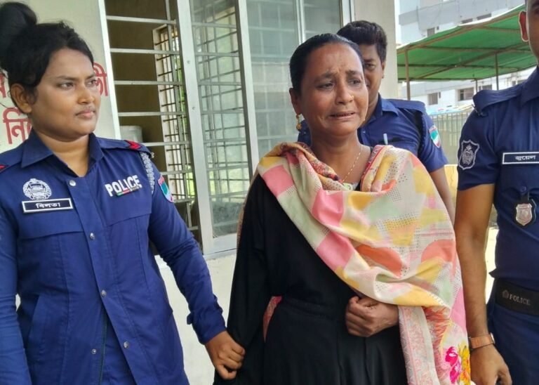 যশোর জেনারেল হাসপাতালে স্বর্ণের চেইন ছিনতাইয়ের সময় নারী আটক