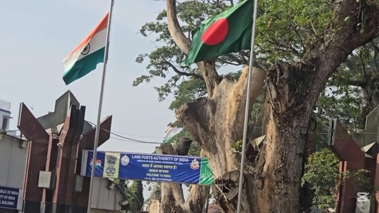 পেট্রাপোল স্থলবন্দরে স্বাধীনতা দিবসের কর্মসূচিতে দুই মন্ত্রী