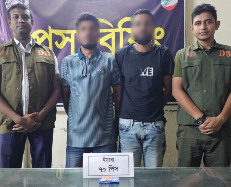 যশোরে পৃথক অভিযানে ইয়াবা-গাঁজাসহ চারজন গ্রে,প্তা,র