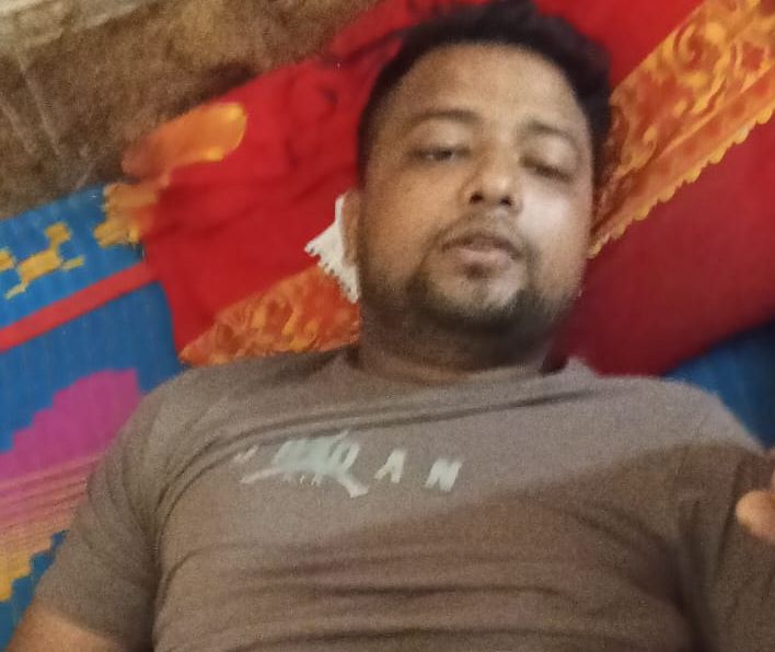 যশোরে প্রবাসীকে মারধর করে ৫ লাখ টাকা দাবি, টাকা-মোবাইল ছিনতাইয়ের অভিযোগ