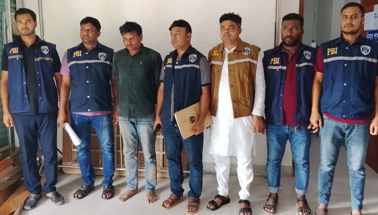 যশোরে ছেলের হাতে মা খু,ন, ১৭ ঘণ্টার মধ্যে ছেলে গ্রে,প্তা,র করেছে পিবিআই