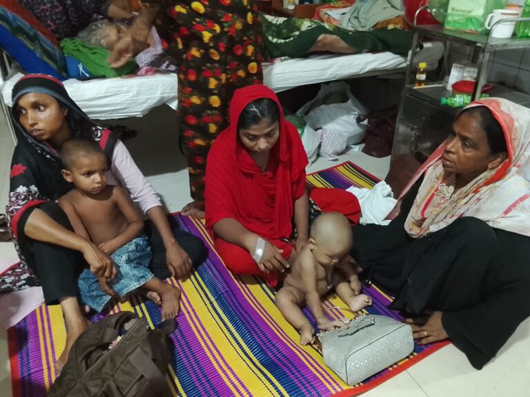 যশোরে স্ত্রী শাশুড়ি সহ তিন নারীকে পিটিয়ে জখম করার অভিযোগ