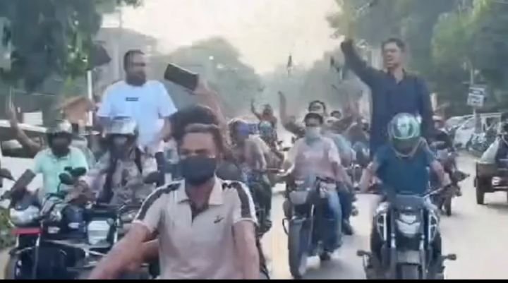 জাতীয় শোক দিবস উপলক্ষে যশোরে আ’লীগের ব্যানারে মোটরসাইকেল শোভাযাত্রা