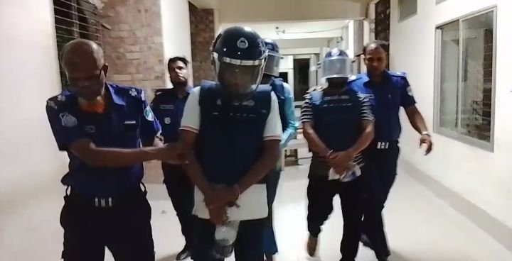 যশোরে স,ন্ত্রা,স,বি,রো,ধী আ,ই,নে,র মা,ম,লা,য় ৬ আ,সা,মি গ্রে,প্তা,র, আ,দা,ল,তে প্রে,র,ণ