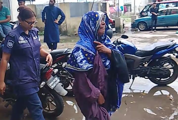 যশোর জেনারেল হাসপাতালে চু,রি,র চেষ্টা, নারী আ,ট,ক