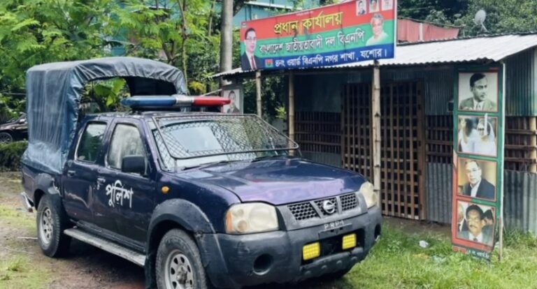 যশোরে ওয়ার্ড বিএনপি কার্যালয়ের পেছন থেকে পরিত্যক্ত ক,ক,টে,ল উদ্ধার