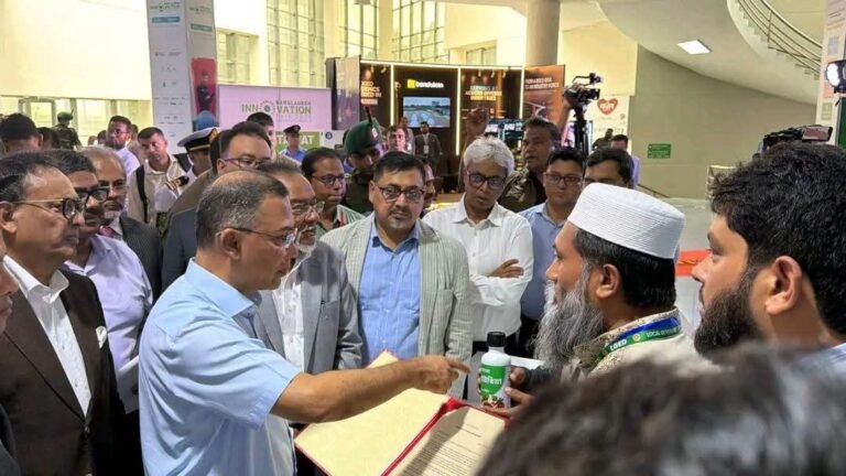 দীর্ঘ অপেক্ষার অবসান, ন্যানো ইউরিয়ার পেটেন্ট পেলেন যবিপ্রবি অধ্যাপক